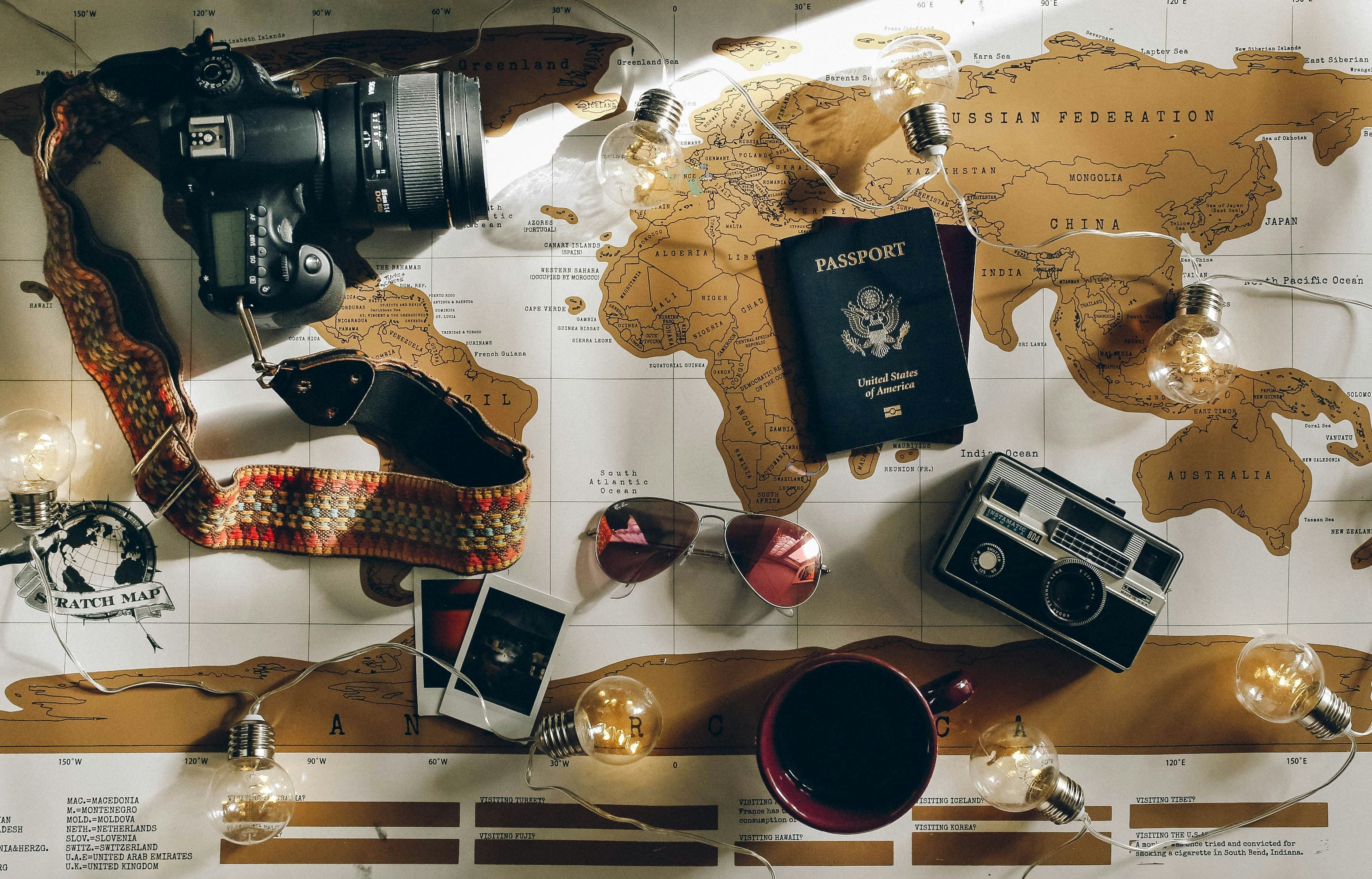 6 Travel Essentials That You Need on Every Trip