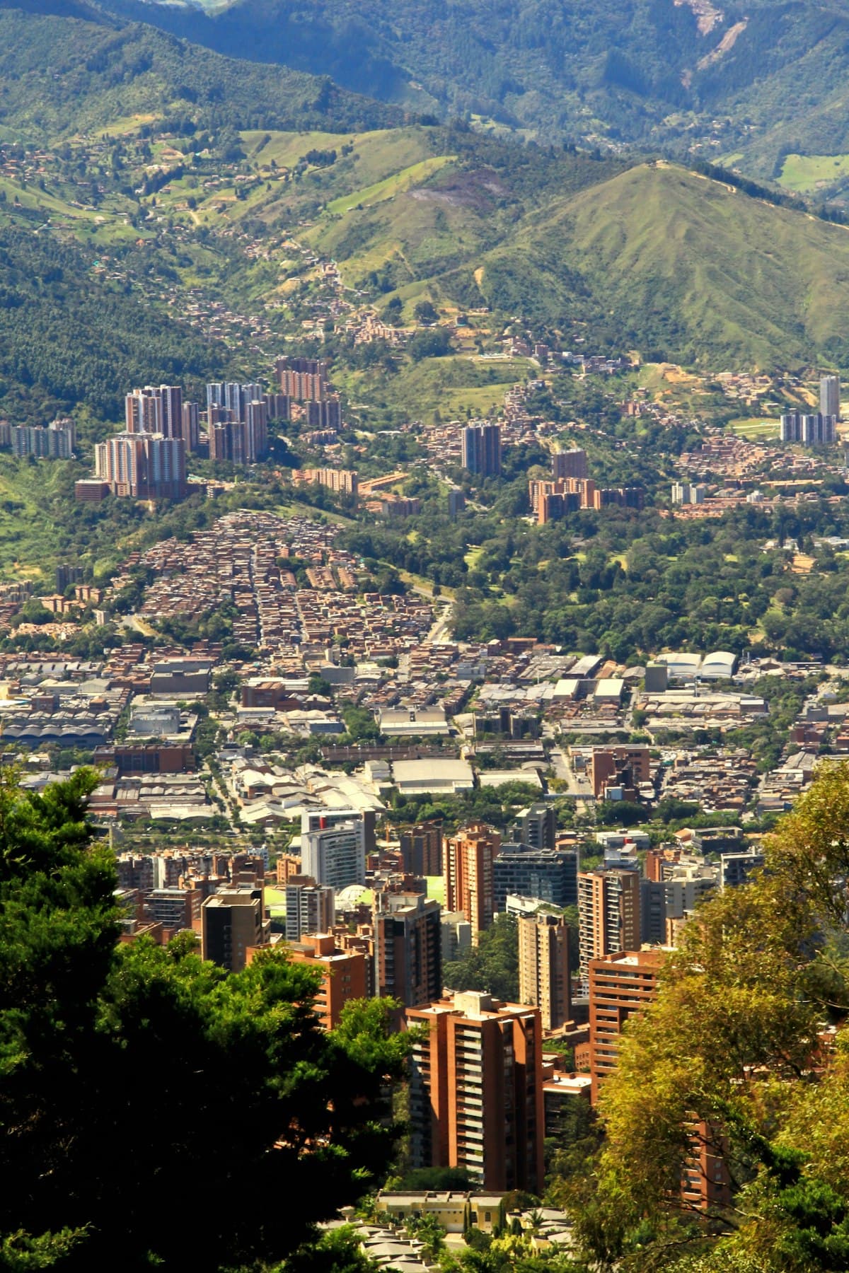 Digital Nomad Guide to Medellin: Work & Travel in 2026
